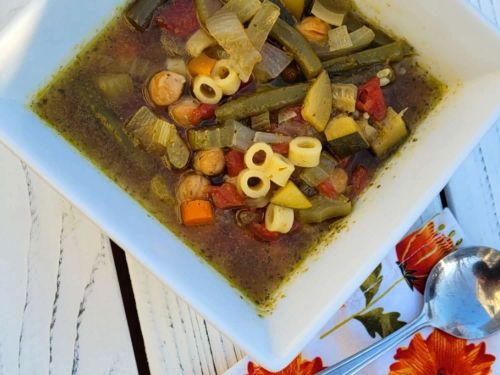 Easy Slow Cooker Vegetarian Minestrone