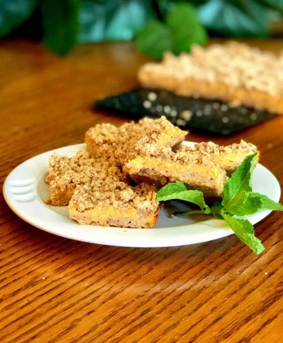 Pumpkin Cheesecake Streusel Bars