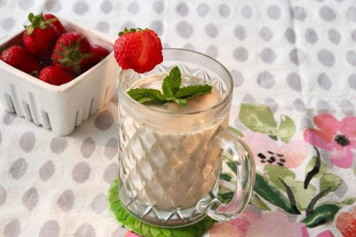 Strawberry-Avocado-Mint Smoothie