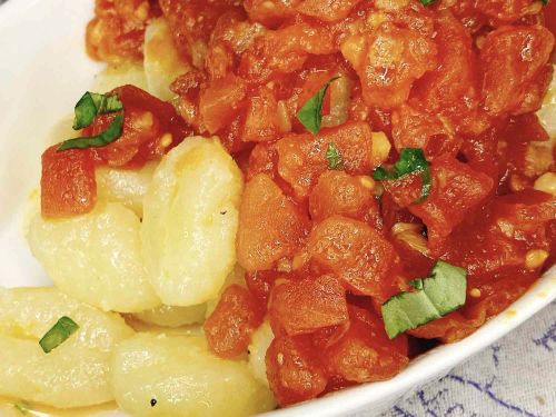 Easy Gnocchi with Tomato Sauce