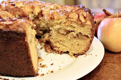 Mom's Favorite Jewish Apple Cake