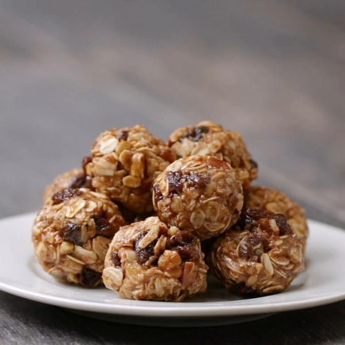 Oatmeal Raisin Energy Bites