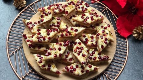 Rosemary Shortbread And Sage Caramel Cookie Bars