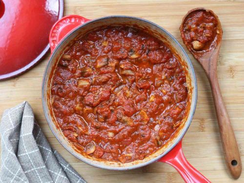 Vegetarian Pasta Sauce with Mushrooms