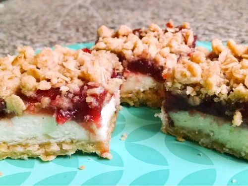 Lemon Cranberry Cheesecake Bars