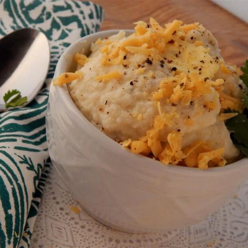 Low Carb Cheddar and Garlic Cauliflower Mash