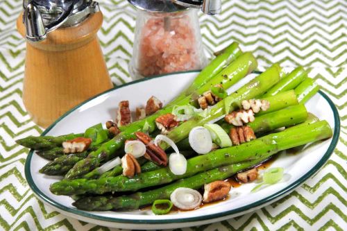 Asian Asparagus Salad with Pecans