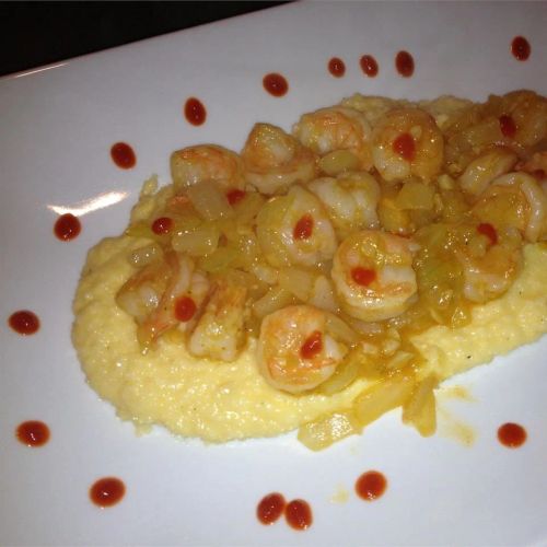 Garlic Shrimp and Cheesy Grits