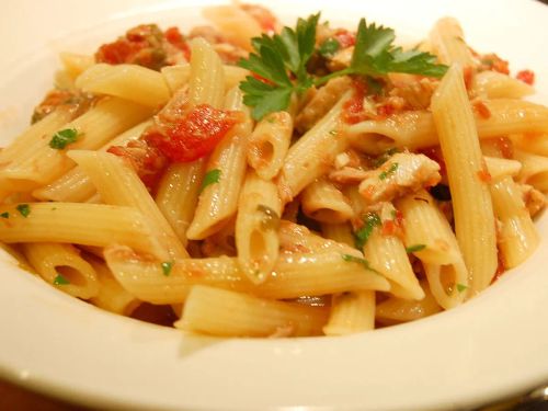 Easy Pasta with Tuna and Tomato Sauce