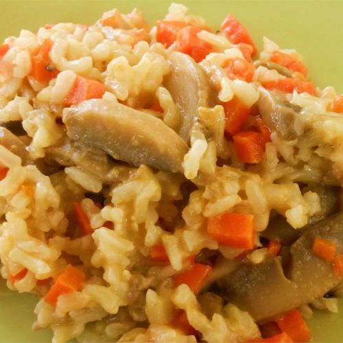 Oven Brown Rice with Carrots and Mushrooms