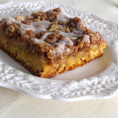 Cinnamon Roll Apple Crisp