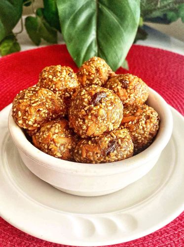 Carrot Cake Freezer Energy Balls