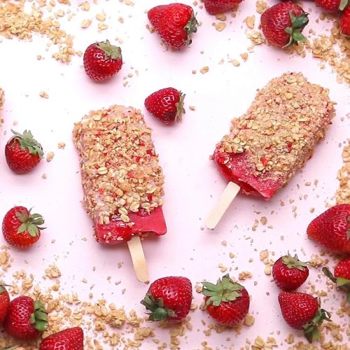 Vegan Strawberry Shortcake Pops