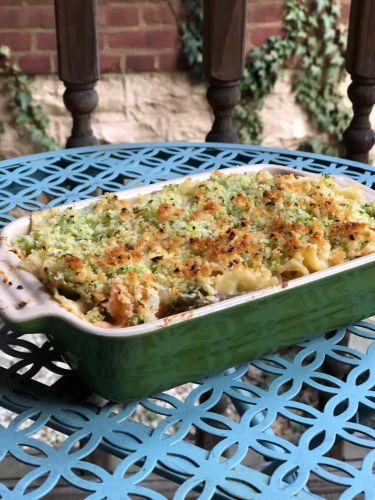 Cheesy Bacon Pasta Bake with Broccoli Crumble