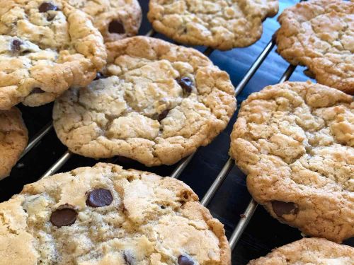 Crisp Oatmeal Cookies