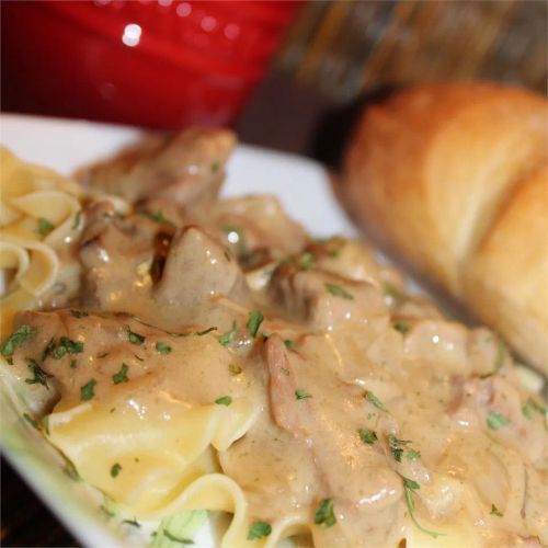 Easy Slow Cooker Stroganoff