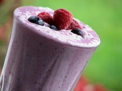 Quick Berry Milkshake