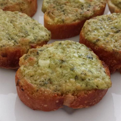 Basil Pesto Bread Rounds