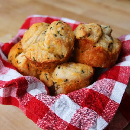 Pull-Apart Cheddar Ranch Rolls