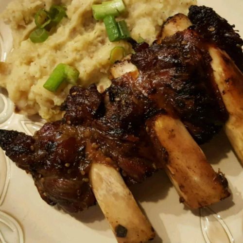 Kalbi (Marinated Beef Short Ribs)