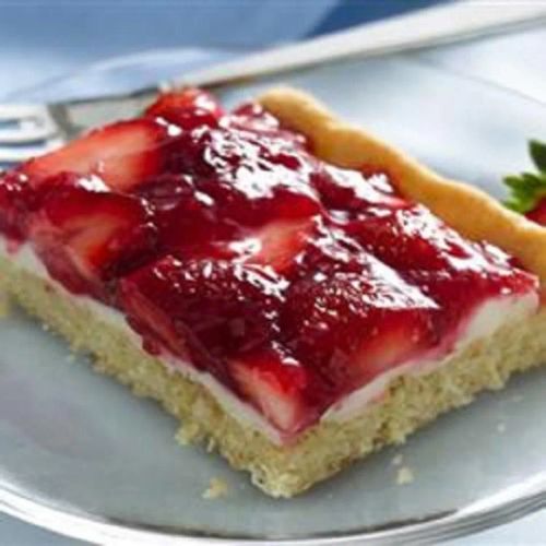 Creamy Strawberry Dessert Squares