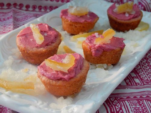 Strawberry Lemonade Yogurt Cake