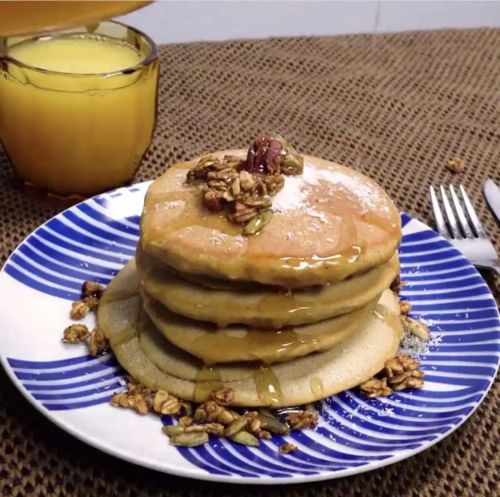 Fluffy Vegan Pumpkin Pancakes