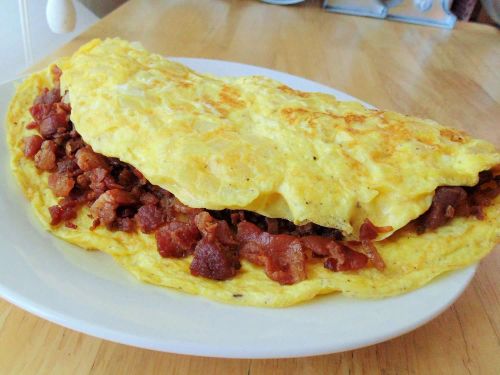 Deluxe Bacon Onion Omelet