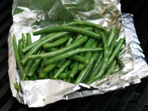 Foil-Pouch Grilled Green Beans