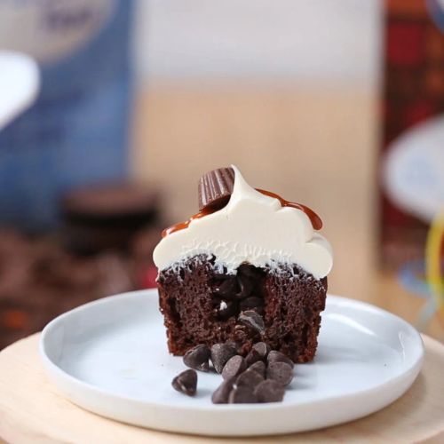 Chocolate Pinata Cupcake: Triple Force