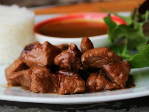 Asian Garlic Beef Cubes (Vietnamese Bo Luc Lac or Shaking Beef)