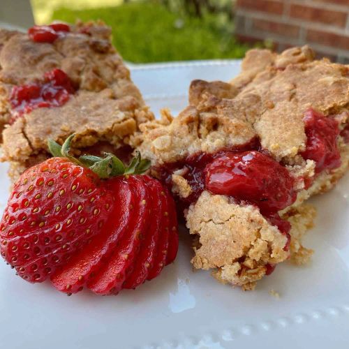 Small-Batch Strawberry Crumb Bars