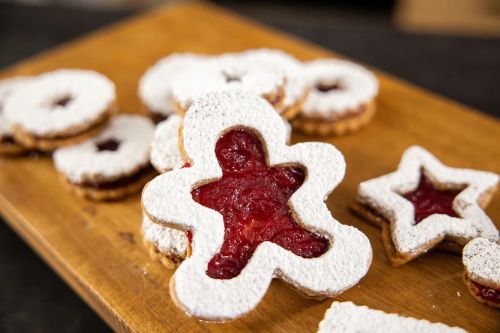 Cranberry-Ginger Linzer Torte Cookies