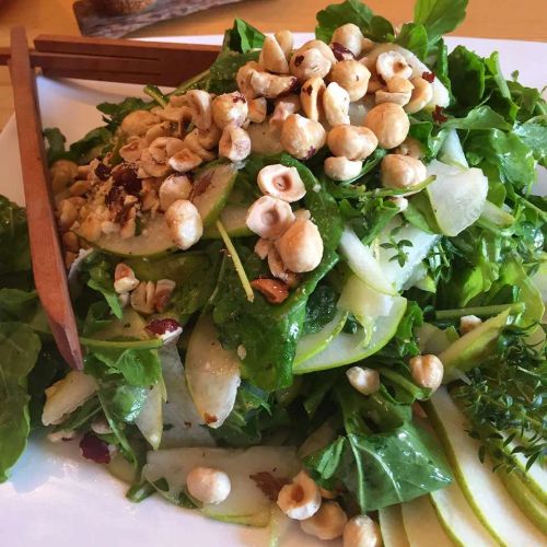 Whole30® Pear and Arugula Salad