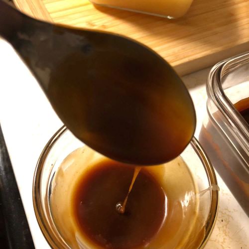 Dessertlover's Classic Caramel Sauce