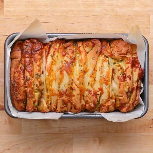 Cheesy Garlic Pull-Apart Bread