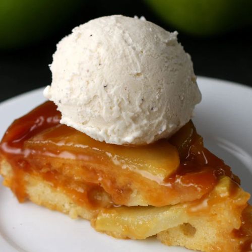 Caramel Apple Upside-Down Cake