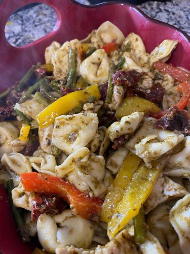 Colorful Chicken Pesto with Asparagus, Sun Dried Tomatoes and Peppers