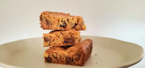 Abbey's Easy Chocolate Chip Cake Mix Bar Cookies