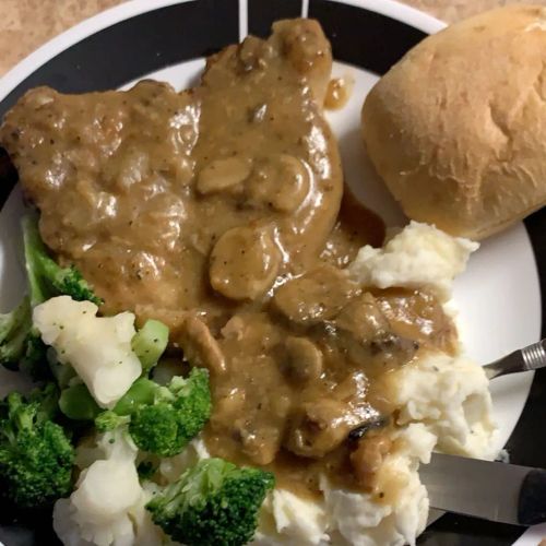 Pork Chops Smothered in Onion Gravy