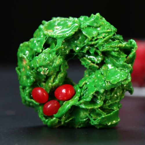 Corn Flake Holly Wreaths Submitted By Jillann Meunier