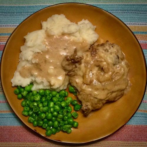 Smothered Round Steak with Gravy