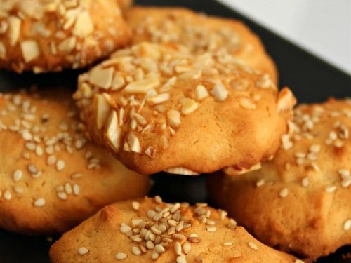 Ancient Honey Cakes (Rice Flour Cookies with Nuts or Poppy Seeds)