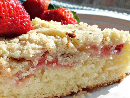 Fresh Strawberry Coffee Cake