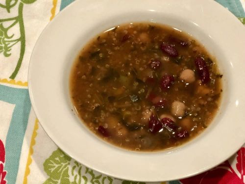 Instant Pot Vegan Quinoa and Kale Minestrone Soup