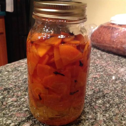 Refrigerator Pickled Carrots