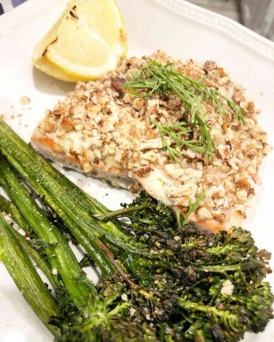 Pecan-Crusted Baked Salmon with Lemon-Dill Aioli