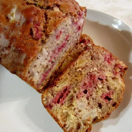 Raspberry/Pear/Pecan Bread