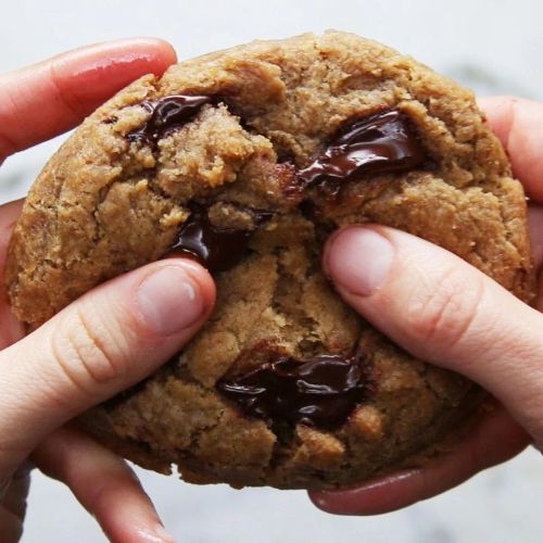 Vegan Chocolate Chip Cookies