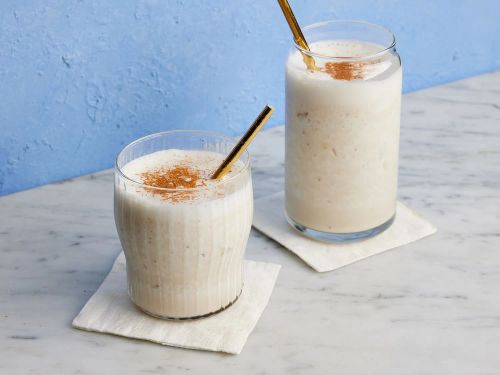 Quick Banana Milkshake (Ice Cream Free)